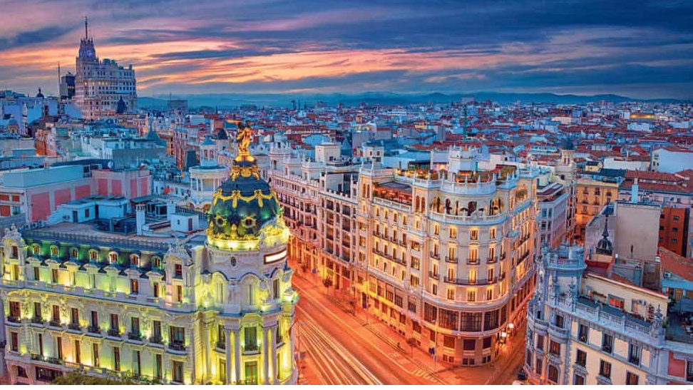 Wedding traditions to incorporate into your destination wedding in Madrid