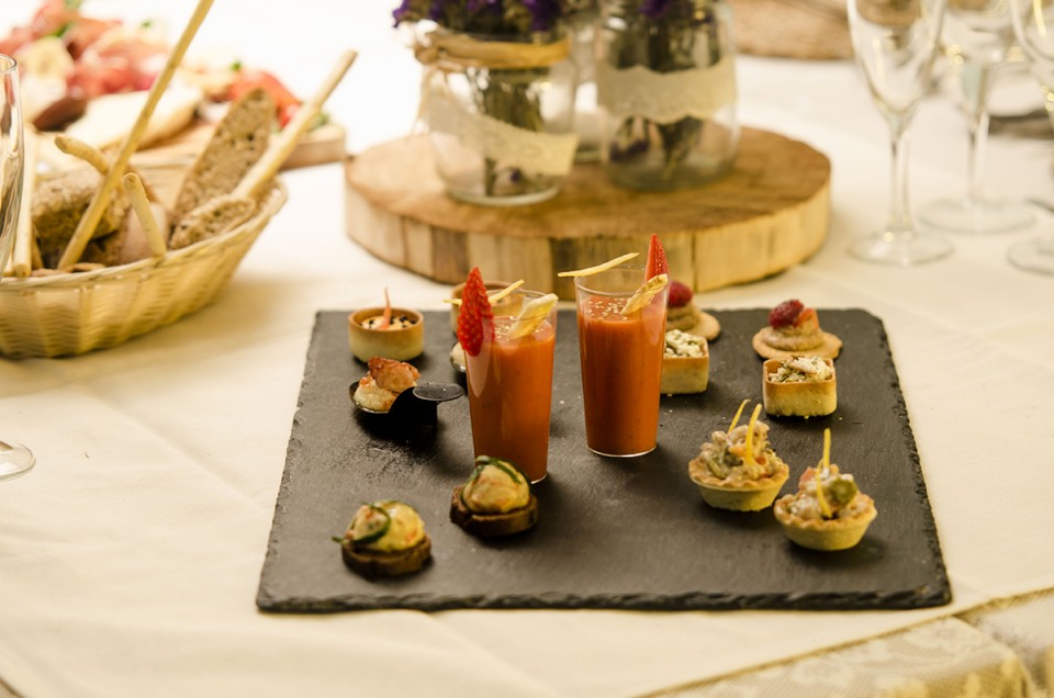 How many courses you should serve at your reception dinner. Photo by Bardana Catering.