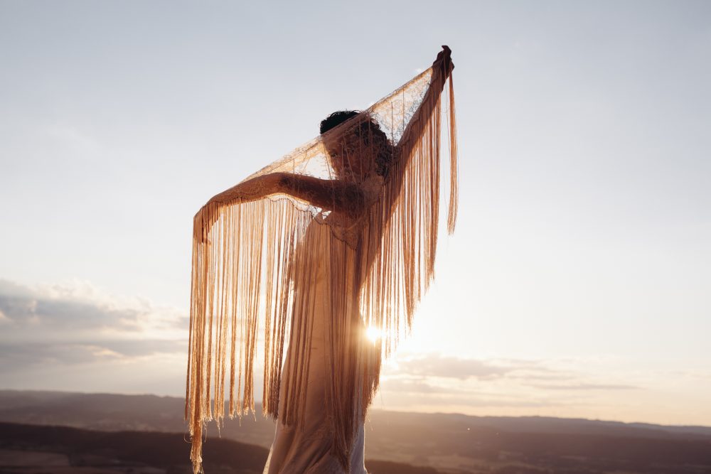 What to wear to a destination wedding in Spain. Photo by Jose Troitinho