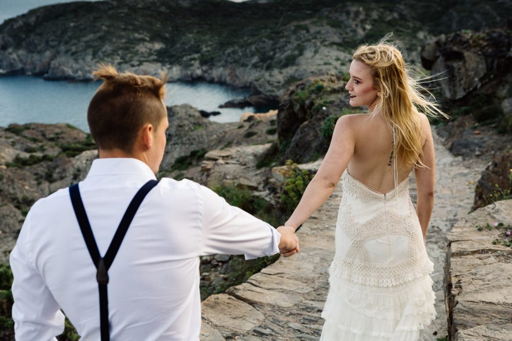 5 Fun ideas to try when you and your fiancé need a break from wedding planning. Photo by Jordi Cassú