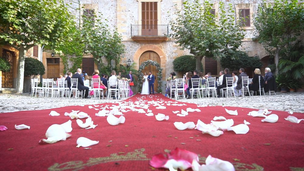 5 Tips for handling your B wedding guests list. Photo by Las Bodas de Pantamaría.