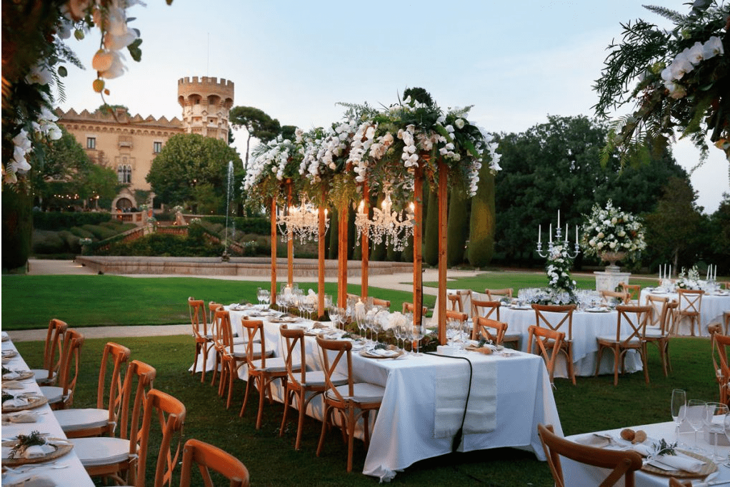 WHAT DOES A CATERER TYPICALLY PROVIDE AS PART OF A WEDDING PACKAGE