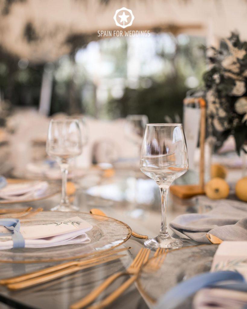 Types of Plates Should You Rent for Your Luxury Wedding
