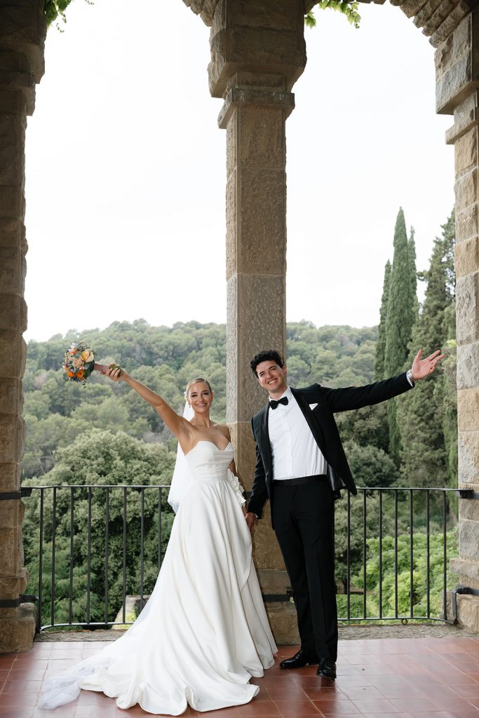 MC  590, Spain4Weddings